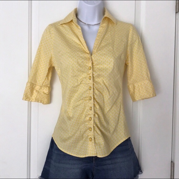 NY&Co yellow and white floral print button-down - Picture 2 of 7